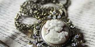 biżuteria damska kolie