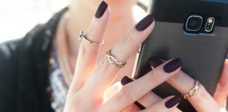 Jak długo utrzymują się matowe lakiery do paznokci?