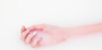 10. Jakie narzędzia i akcesoria są potrzebne do aplikacji lakieru hybrydowego?