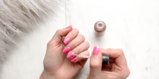 3. Oliwki do paznokci a pielęgnacja dłoni – jakie są zasady?