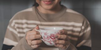 Jakie są sposoby na zastosowanie oliwek do paznokci w codziennej pielęgnacji?