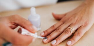 Jak zrobić wzorki na paznokciach?