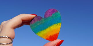 6. Które akcesoria do paznokci są niezbędne dla początkującej osoby?