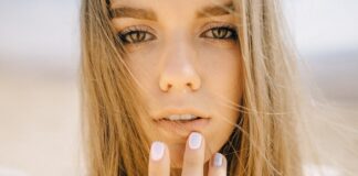 Jakie są zalety i wady stosowania lakierów hybrydowych w porównaniu z innymi metodami?