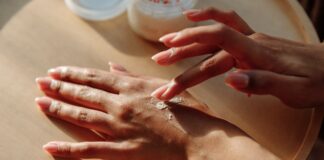 4. Jakie są rodzaje oliwek do paznokci i które z nich są najlepsze?