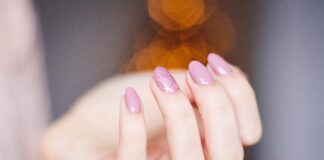 Jakie kolory lakierów hybrydowych są na topie w tym sezonie?