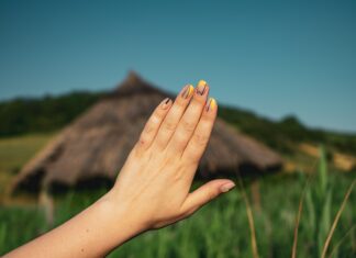 9. Porady dotyczące usuwania matowych lakierów do paznokci