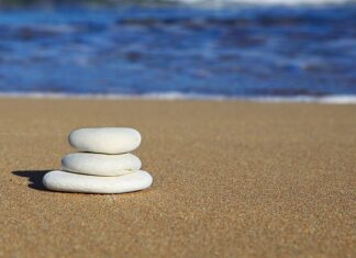 Jak wyczyścić słuchawkę od prysznica z kamienia?