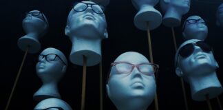 Jak długo może być przyklejony styropian bez kleju?