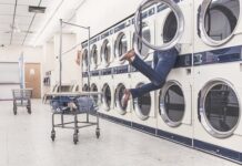 Czy pracodawca powinien płacić za pranie?