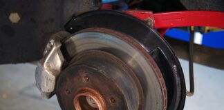 Ile kosztuje wymiana hamulców przód?