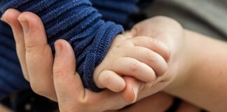 Jak połączyć dwie rurki miedziane?