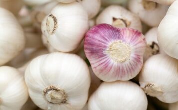 Jak zdjąć główkę z wiertarki Skil?