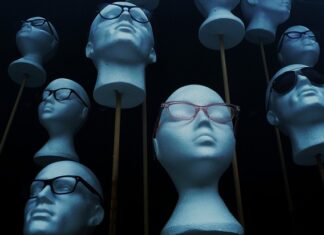 Czy styropian grafitowy jest lepszy od białego?